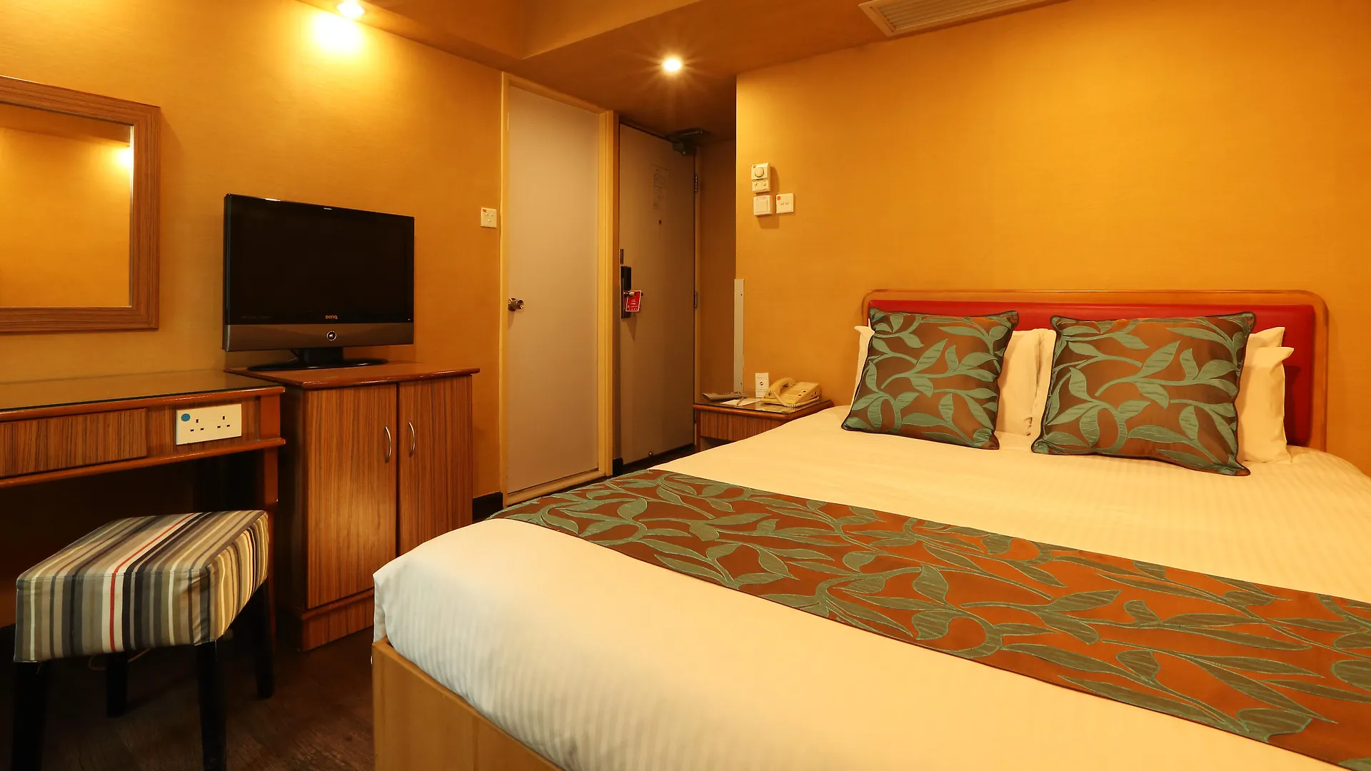 ***  The Imperial Hotel Hongkong Kina