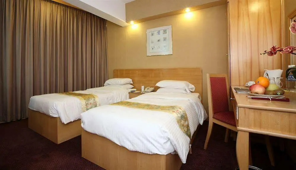 The Imperial Hotel Hongkong 3*,