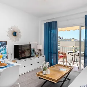 Apartment Cozy Next To The And Center 